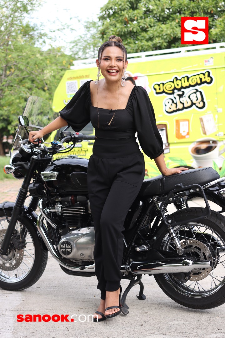 ตั๊กแตน ชลดา 