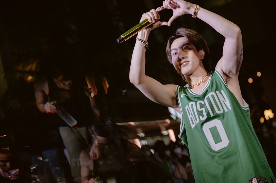 Sony Music Thailand X Siam Walking Street Performance