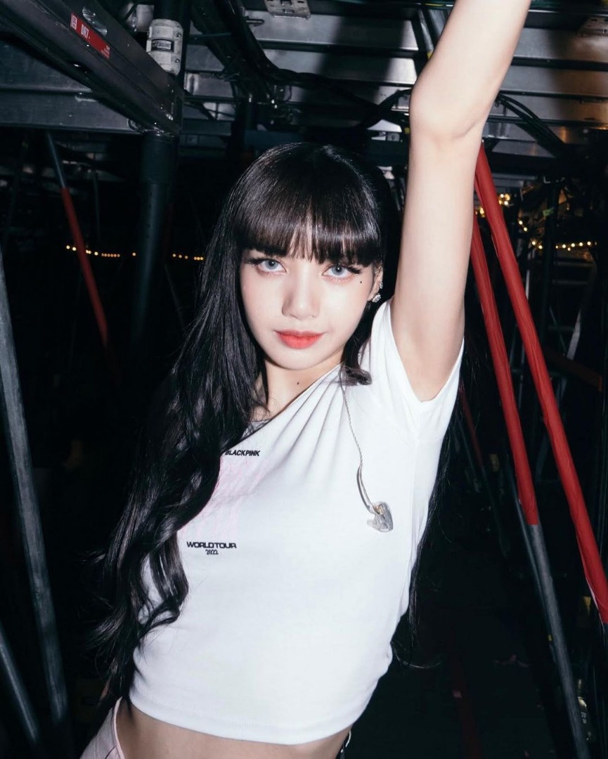 ลิซ่า LISA BLACKPINK