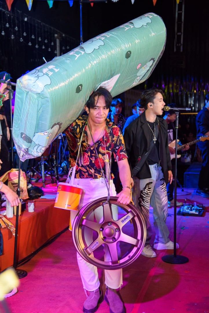 ก้อง ห้วยไร่ 