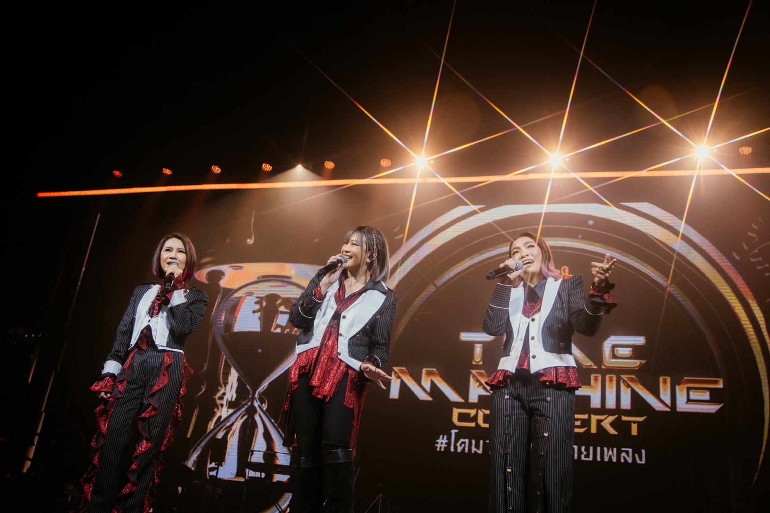 THE TIME MACHINE โตมากับทุกค่ายเพลง
