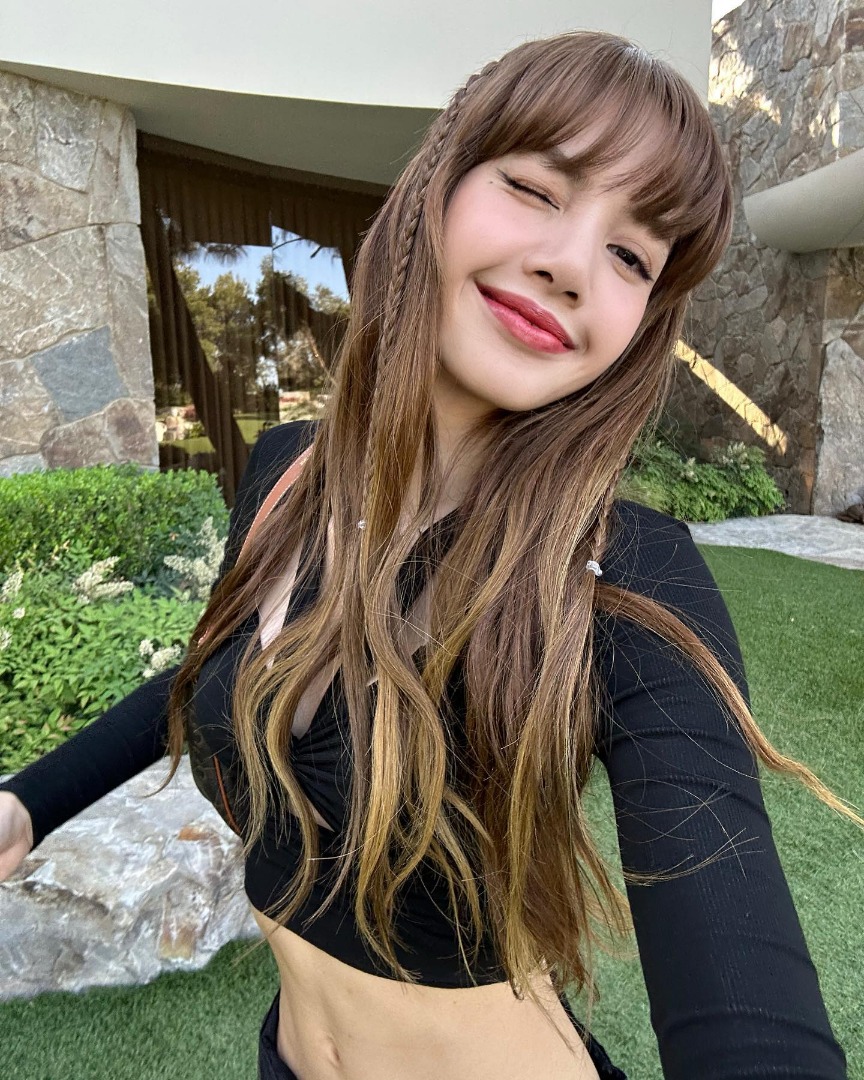 LISA BLACKPINK