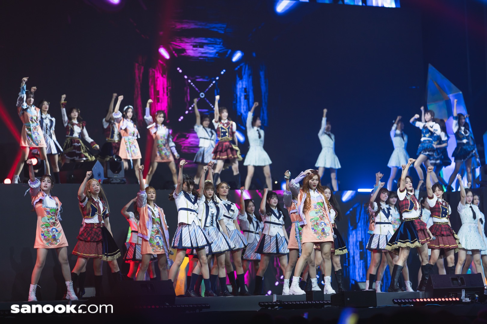  BNK48 vs CGM48 Concert “The Battle of Idols”