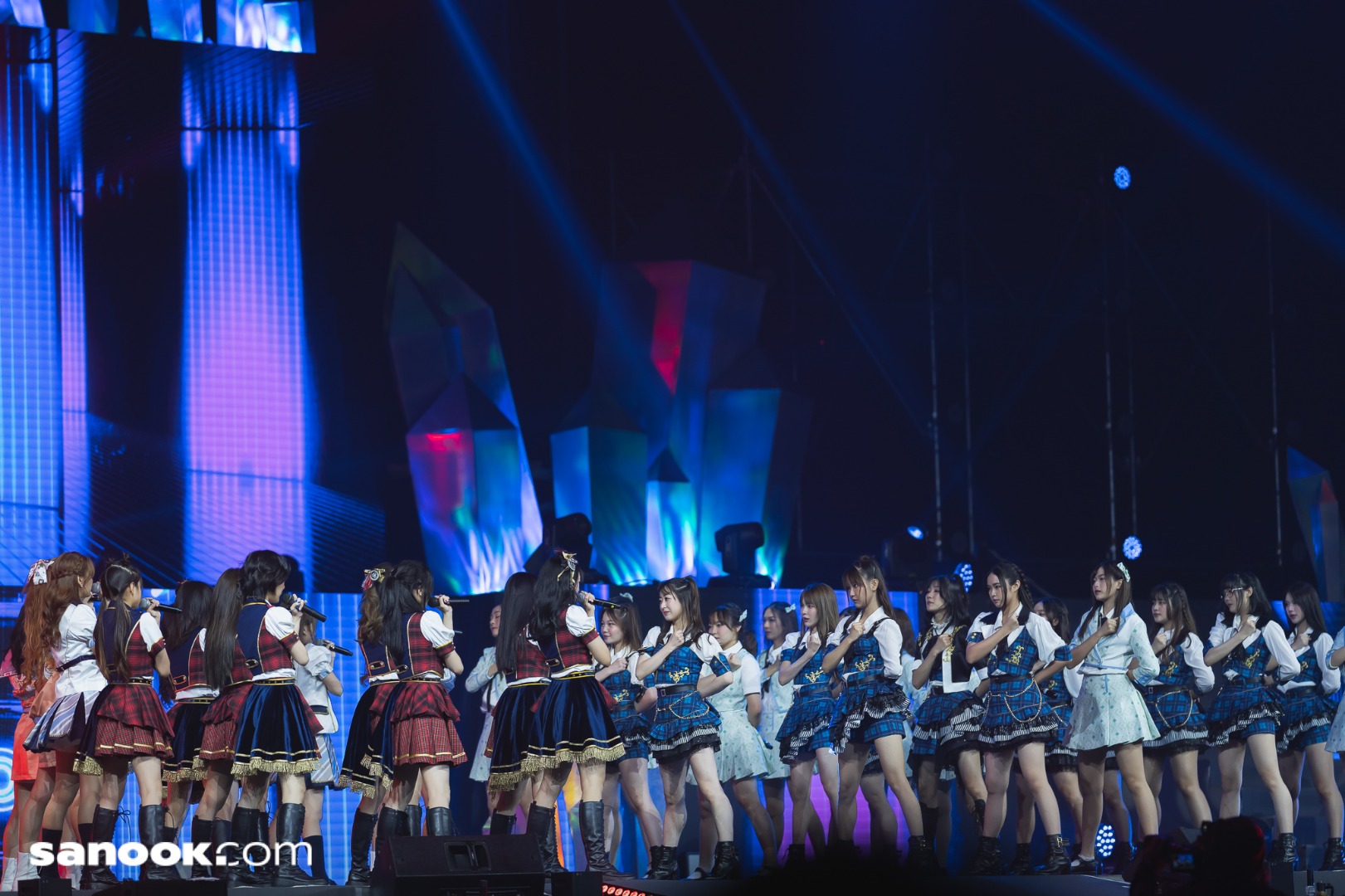  BNK48 vs CGM48 Concert “The Battle of Idols”