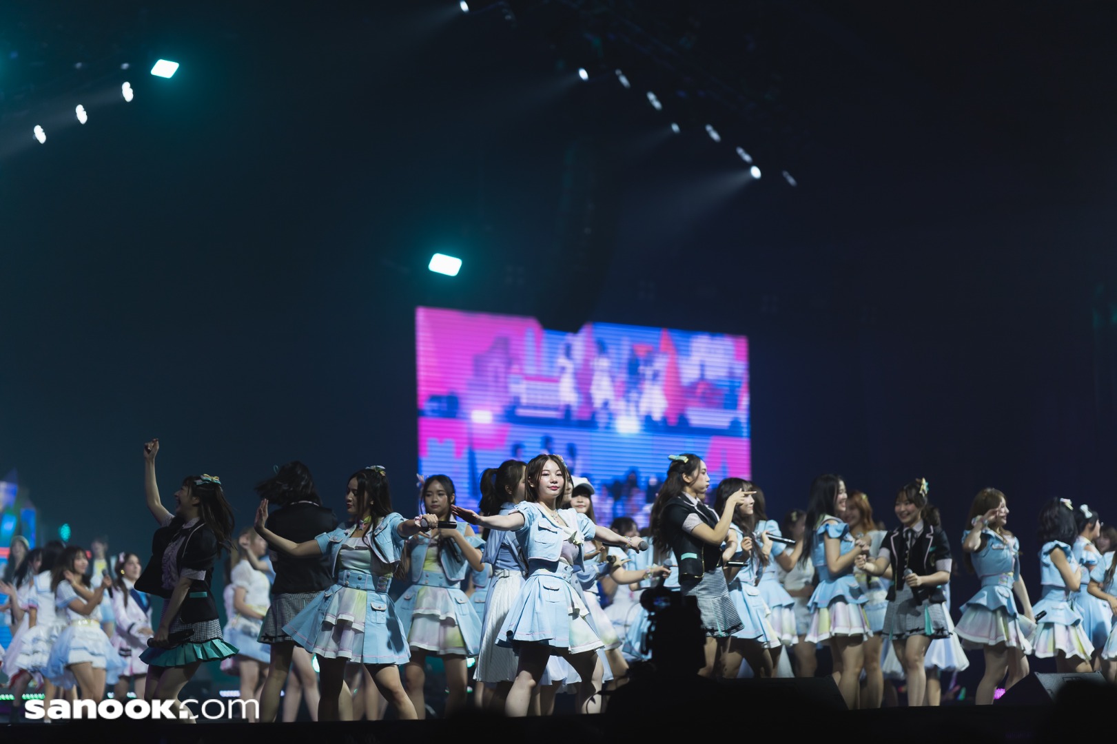  BNK48 vs CGM48 Concert “The Battle of Idols”