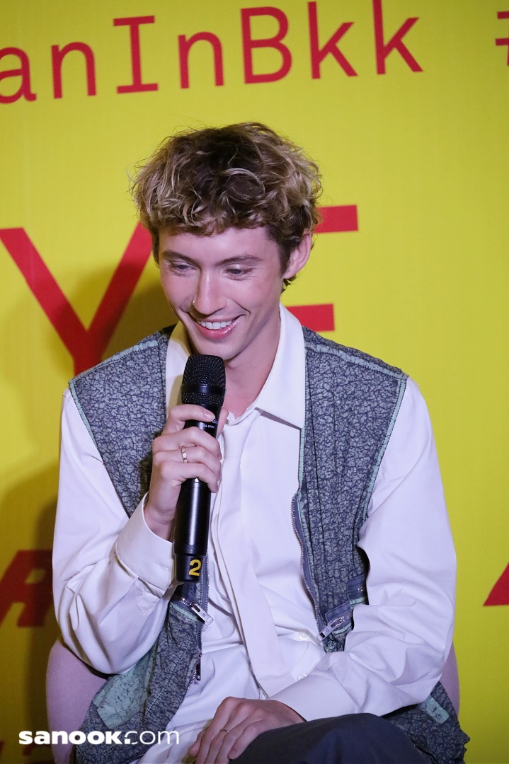 Feel The Rush : Troye Sivan Press Conference