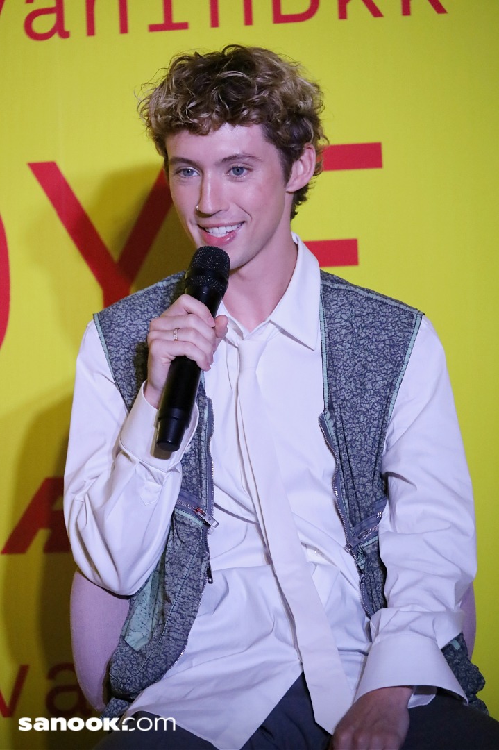 Feel The Rush : Troye Sivan Press Conference