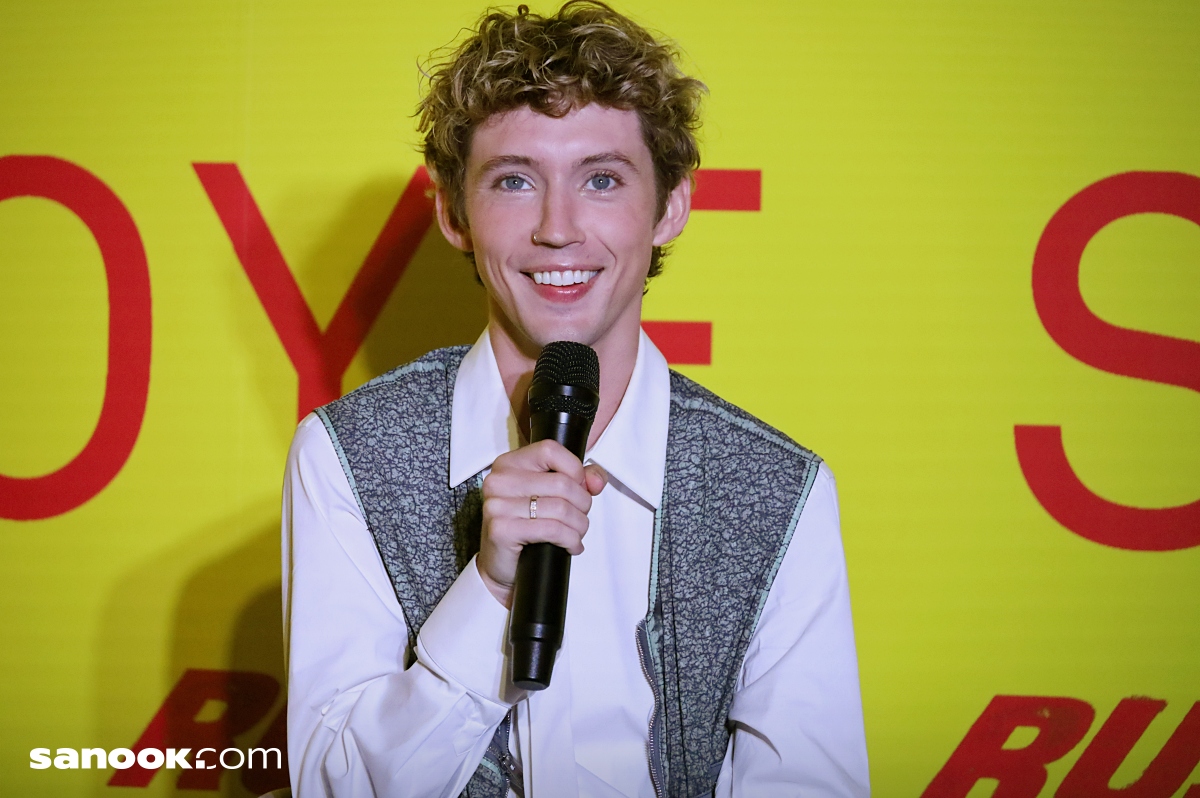 Feel The Rush : Troye Sivan Press Conference
