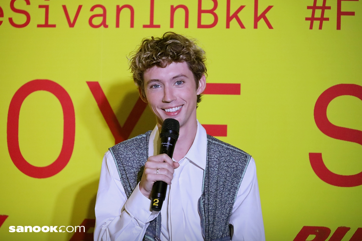 Feel The Rush : Troye Sivan Press Conference