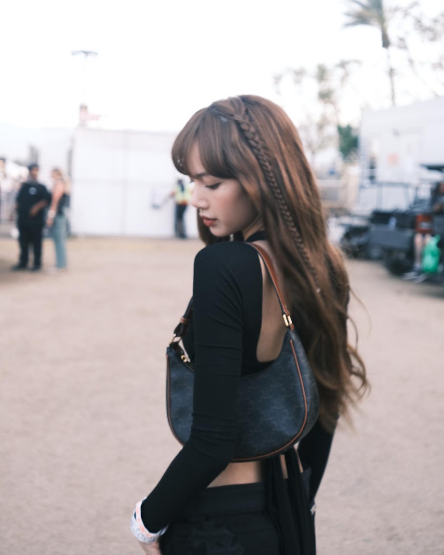 ลิซ่า LISA BLACKPINK