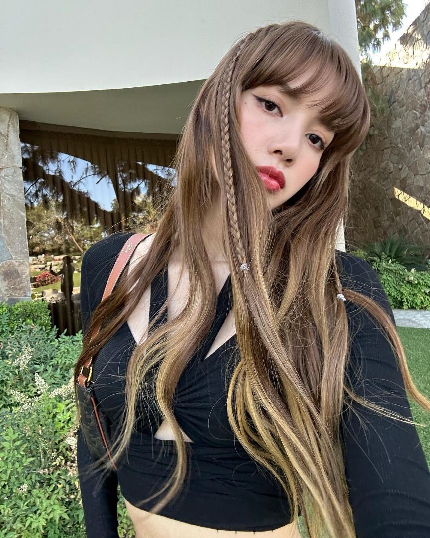 ลิซ่า LISA BLACKPINK