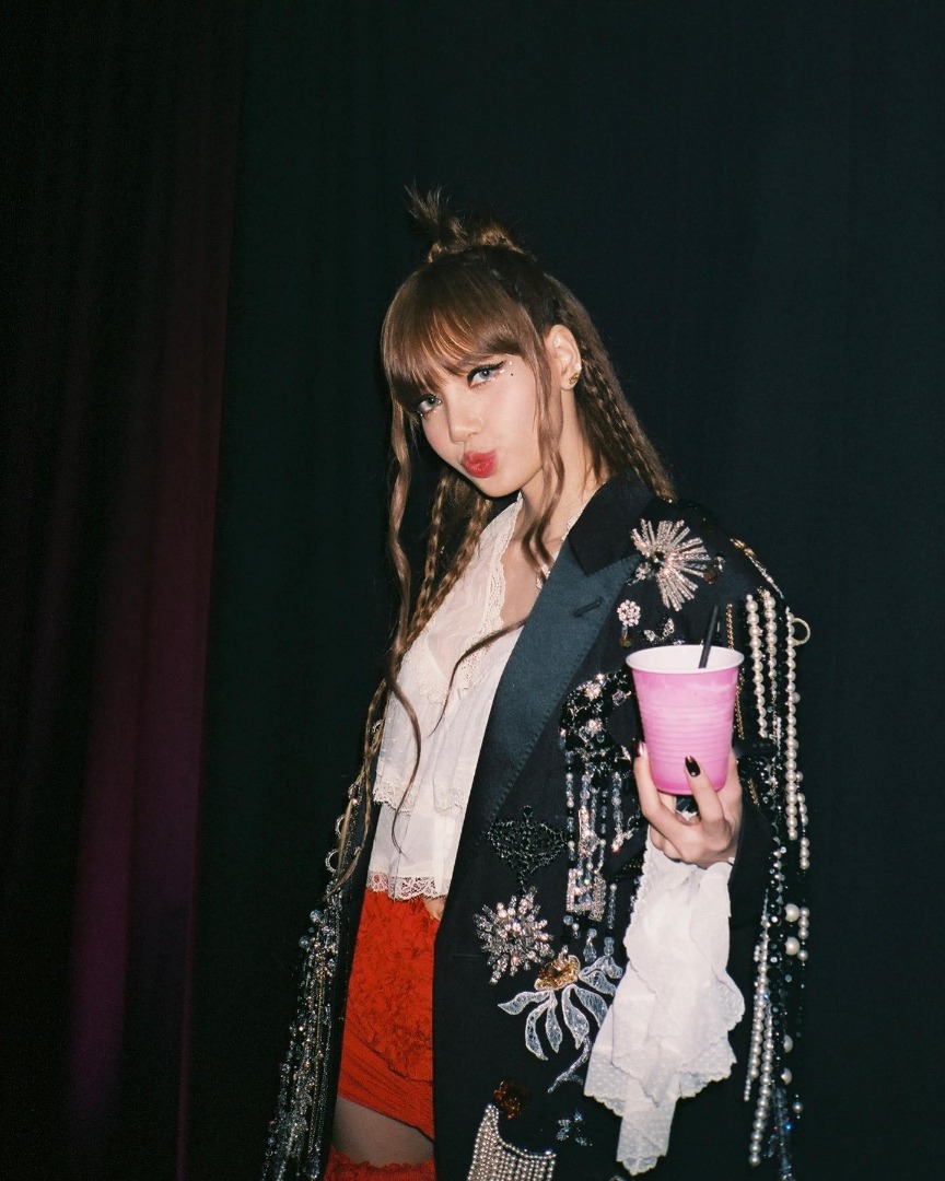 ลิซ่า LISA BLACKPINK