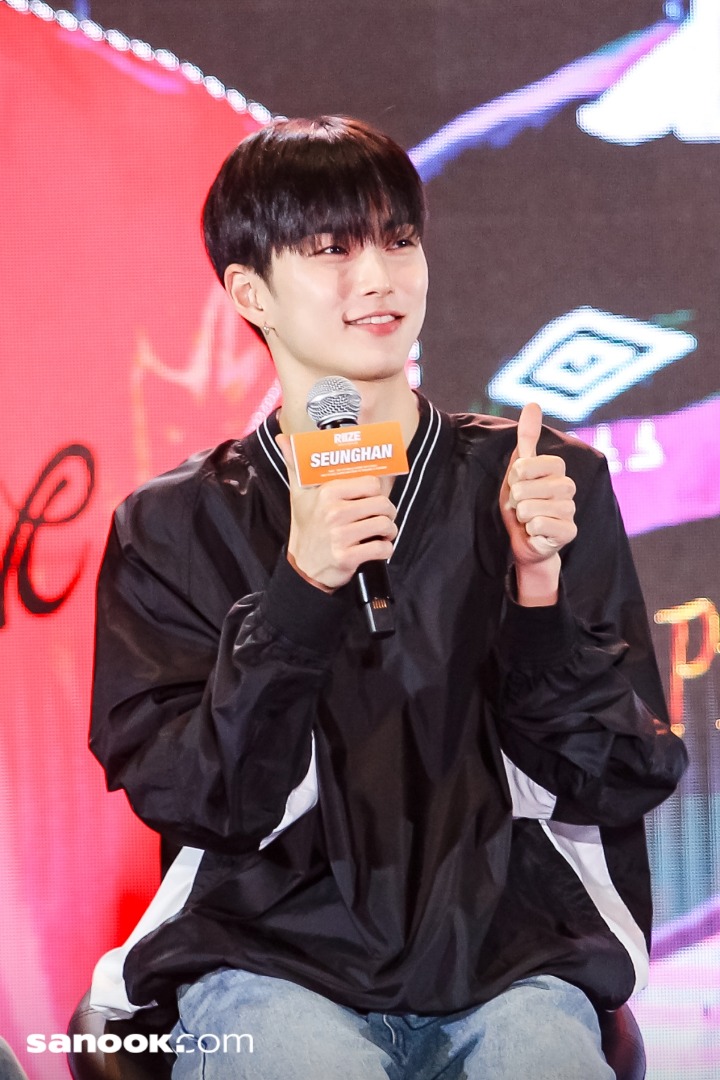 Shopee X RIIZE - THE 1ST SINGLE ALBUM ‘Get A Guitar’ FACE TO FACE ALBUM SIGN EVENT IN THAILAND