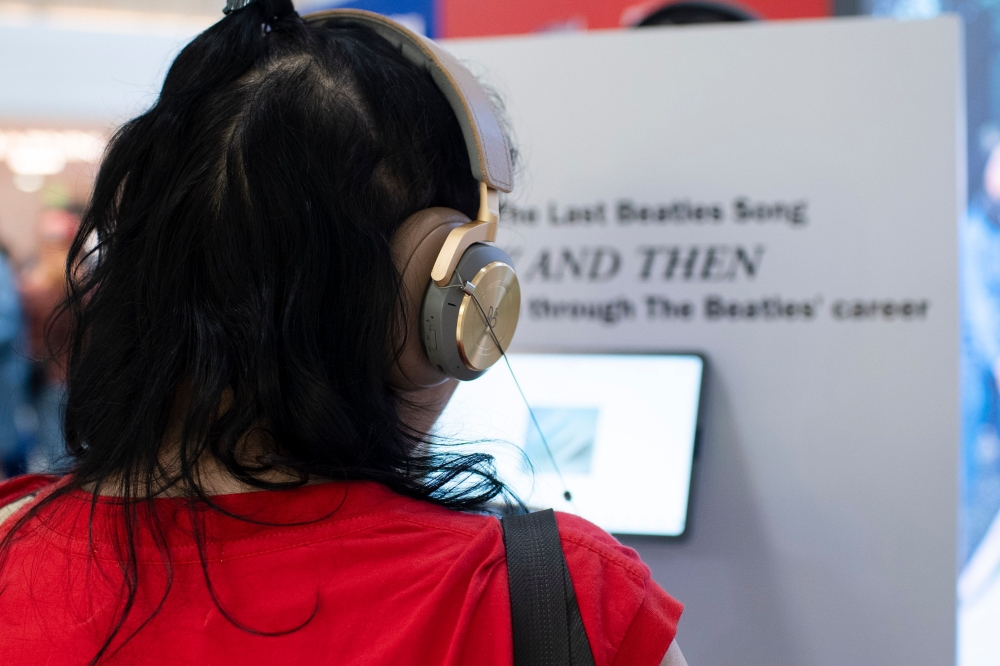 The Beatles  Now And Then | Red & Blue Installation