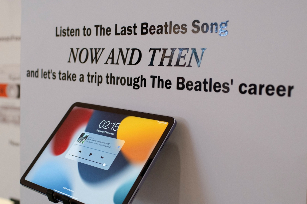 The Beatles  Now And Then | Red & Blue Installation