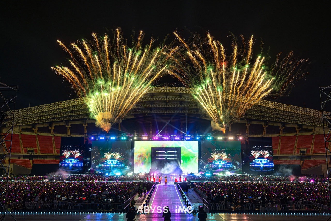 2023-2024 BamBam THE 1ST WORLD TOUR ENCORE [AREA 52] in BANGKOK 