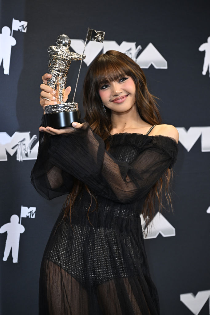 สร้างประวัติศาสตร์! ลิซ่า คว้ารางวัล ‘BEST K-POP’ อีกครั้งในงาน MTV VMAs 2024 พร้อมพูดไทย (คลิป)