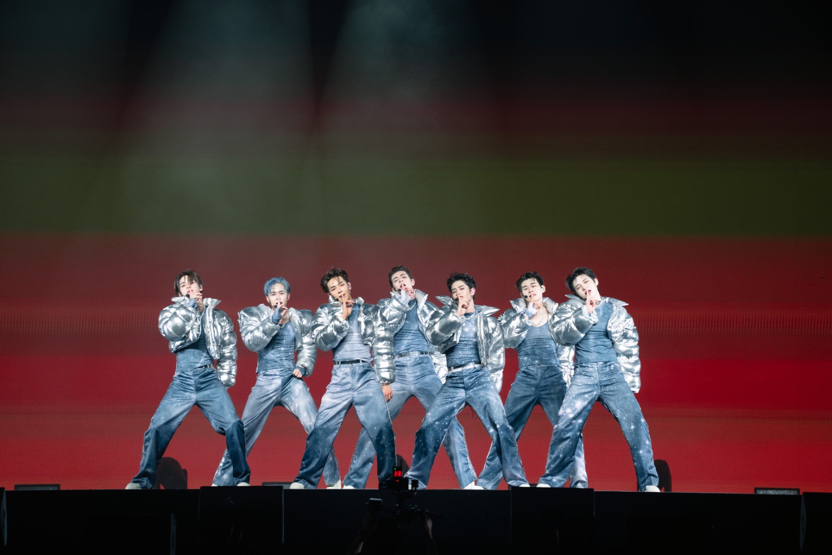 XOXO MULTIVERSE CONCERT