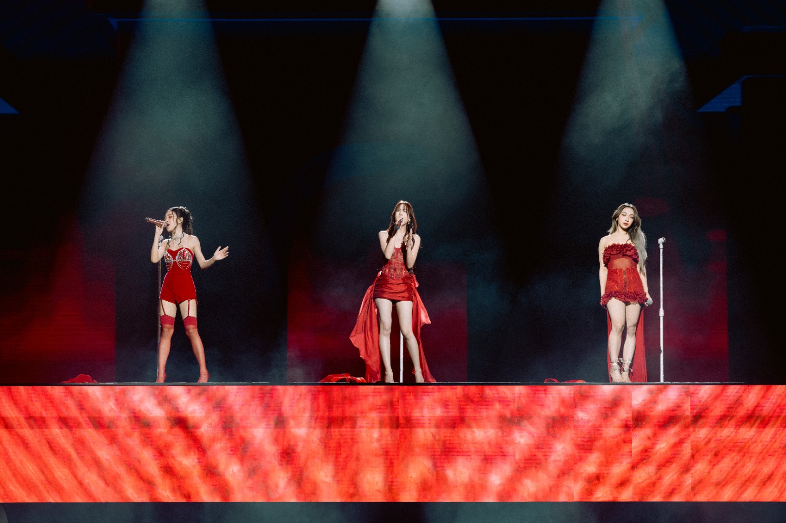 XOXO MULTIVERSE CONCERT