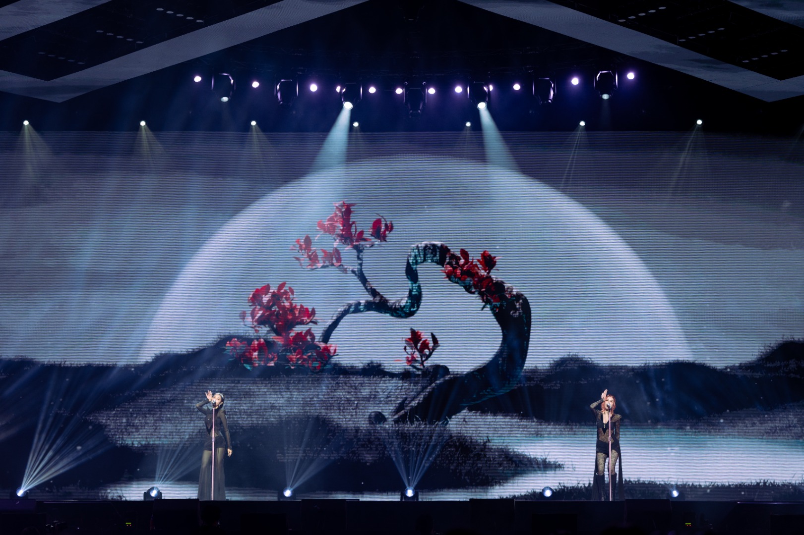 XOXO MULTIVERSE CONCERT