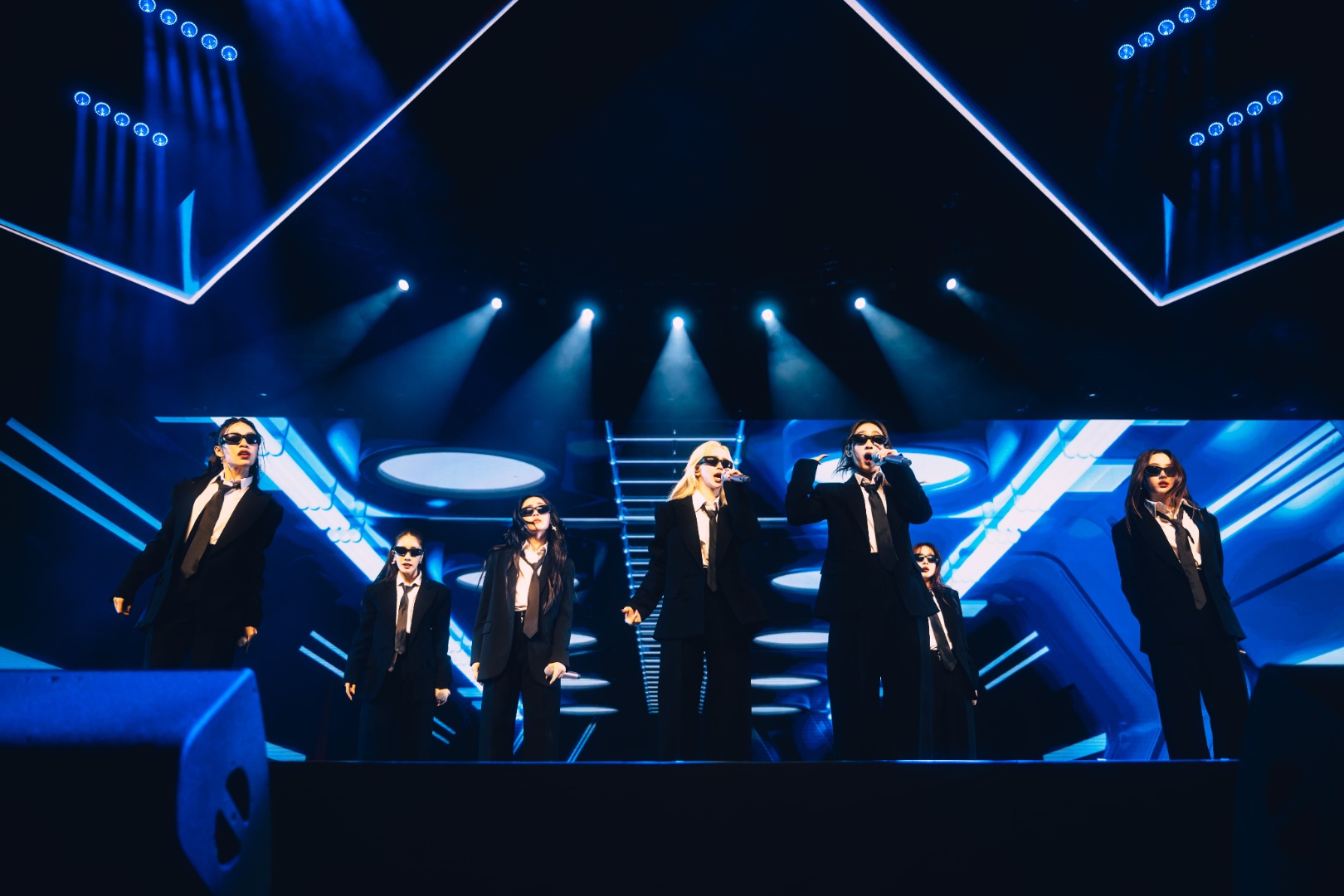 XOXO MULTIVERSE CONCERT