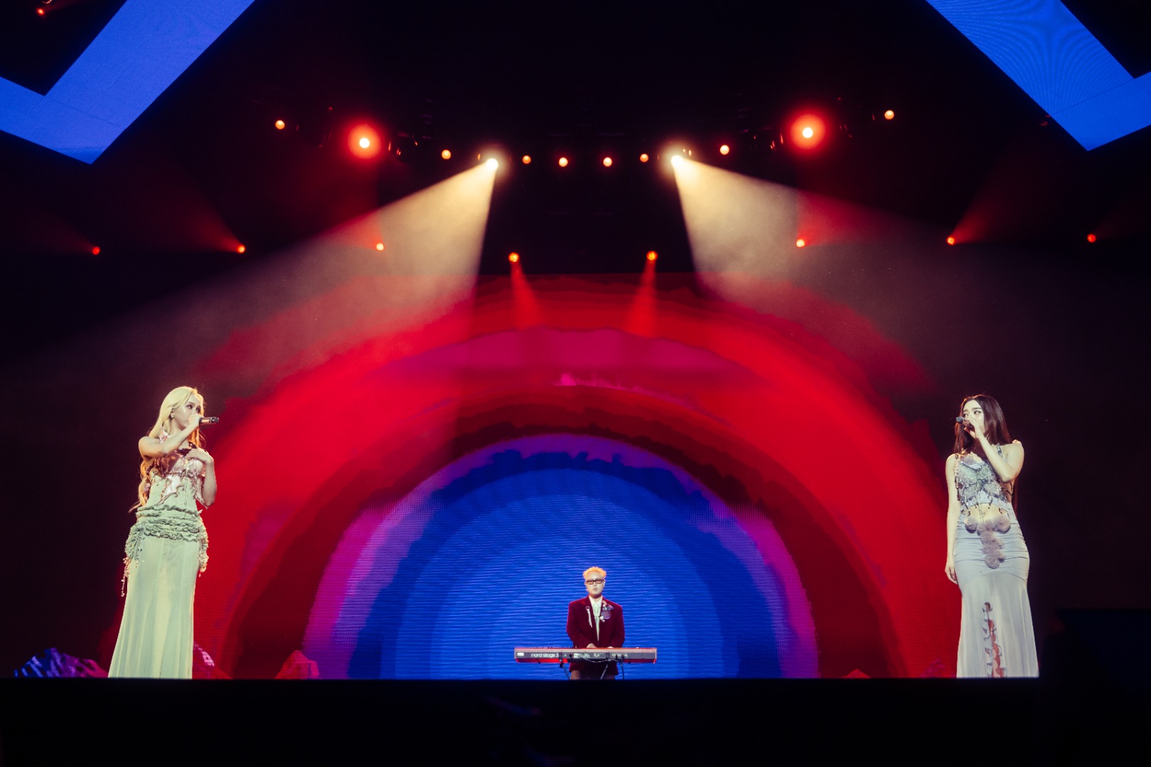 XOXO MULTIVERSE CONCERT