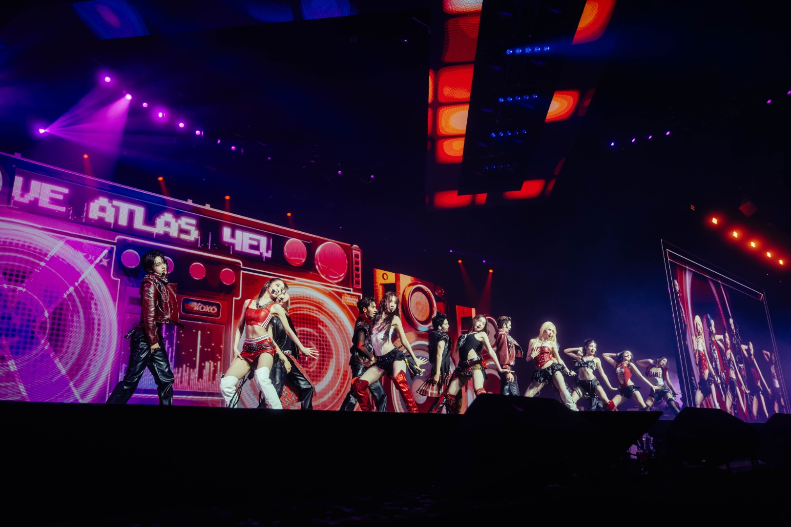 XOXO MULTIVERSE CONCERT