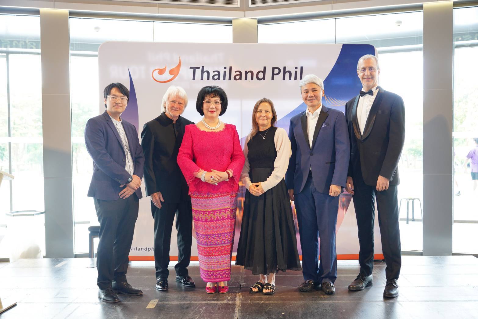 “คาร์ล เซนต์แคลร์” ขึ้นแท่นผู้อำนวยการดนตรี TPO