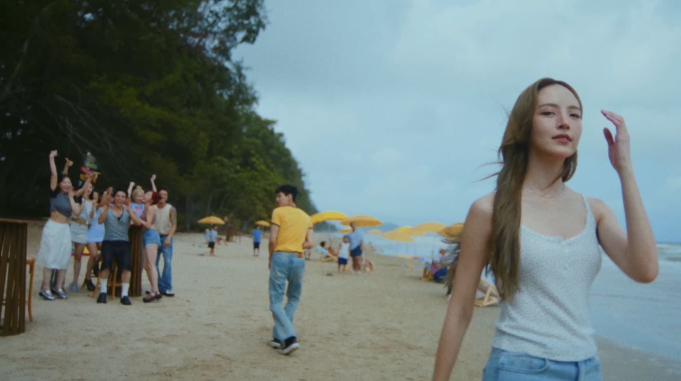 “WONDERING” ของ “แบมแบม” ทำแฟนคลับกรี๊ดลั่น เหตุฉากจูบสุดละมุนกับ “ณิชา”