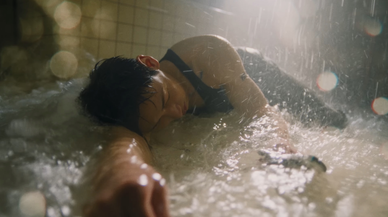 “WONDERING” ของ “แบมแบม” ทำแฟนคลับกรี๊ดลั่น เหตุฉากจูบสุดละมุนกับ “ณิชา”