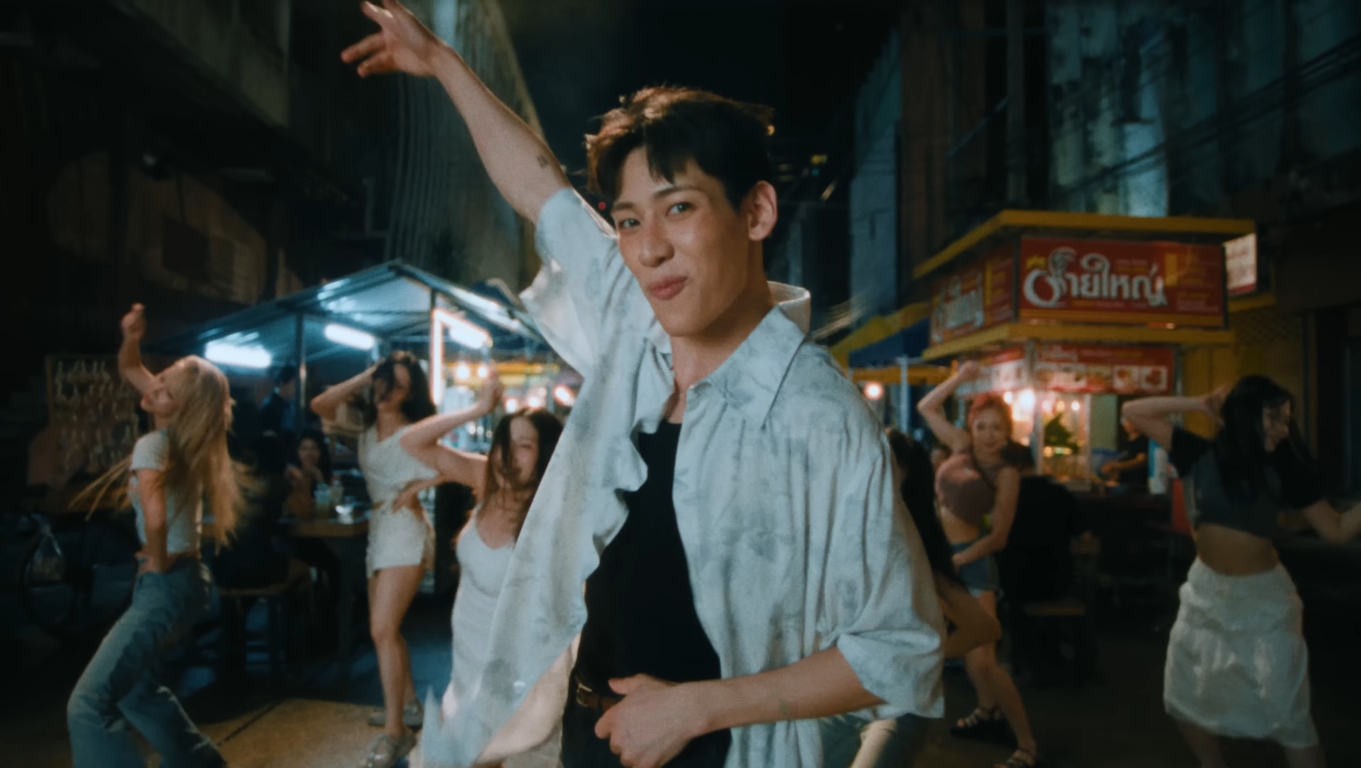 “WONDERING” ของ “แบมแบม” ทำแฟนคลับกรี๊ดลั่น เหตุฉากจูบสุดละมุนกับ “ณิชา”