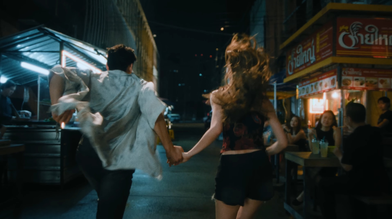 “WONDERING” ของ “แบมแบม” ทำแฟนคลับกรี๊ดลั่น เหตุฉากจูบสุดละมุนกับ “ณิชา”