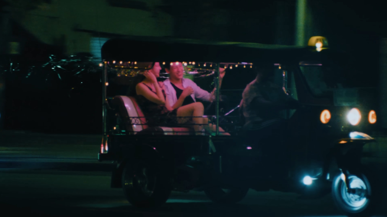 “WONDERING” ของ “แบมแบม” ทำแฟนคลับกรี๊ดลั่น เหตุฉากจูบสุดละมุนกับ “ณิชา”