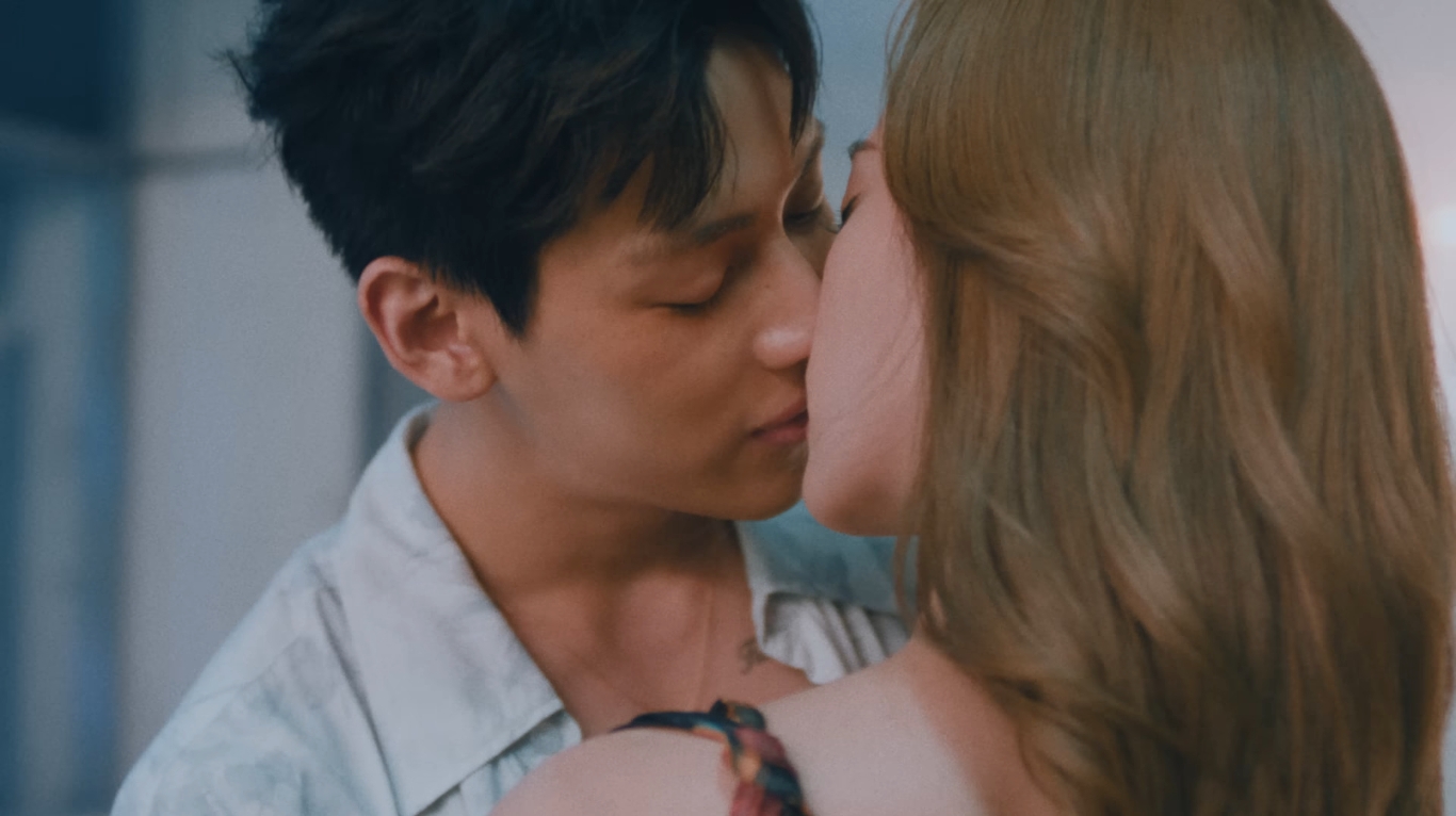 “WONDERING” ของ “แบมแบม” ทำแฟนคลับกรี๊ดลั่น เหตุฉากจูบสุดละมุนกับ “ณิชา”