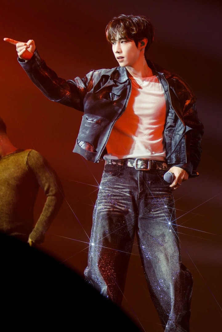 MARK TUAN (มาร์ค ต้วน) 