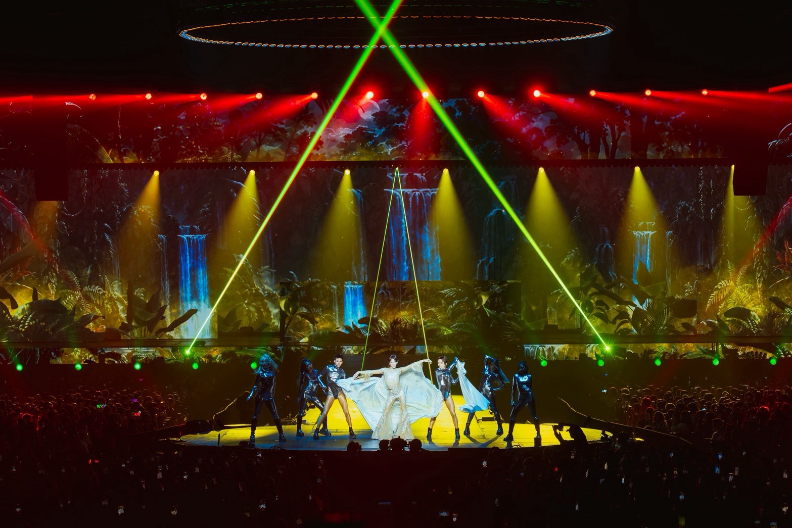 PERSES ไม่มีกั๊ก! ‘UNCENSORED CONCERT’ คอนเสิร์ตใหญ่ครั้งที่ 2 ปลดล็อกตัวตนใหม่ โชว์ศักยภาพรอบด้าน