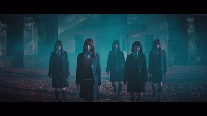 “Mou Mori e Kaeru ka?” ซิงเกิลชวนเข้าป่าสุดดาร์กจาก Keyakizaka46