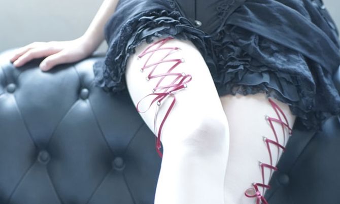 เจาะแบบไม่ต้องเจ็บ! ถุงน่อง Corset Piercing ที่สายแฟชั่นห้ามพลาด