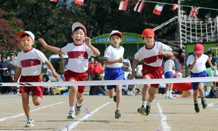 เมื่อกีฬาสีโรงเรียนญี่ปุ่นต้องประกาศถึง 6 ภาษา กับปัญหาเด็กต่างชาติเพิ่มขึ้น