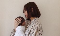 น่ารักน่าชัง! Sugaya Risako แห่ง Berryz Kobo และรูปคู่ใบแรกกับลูกสาว