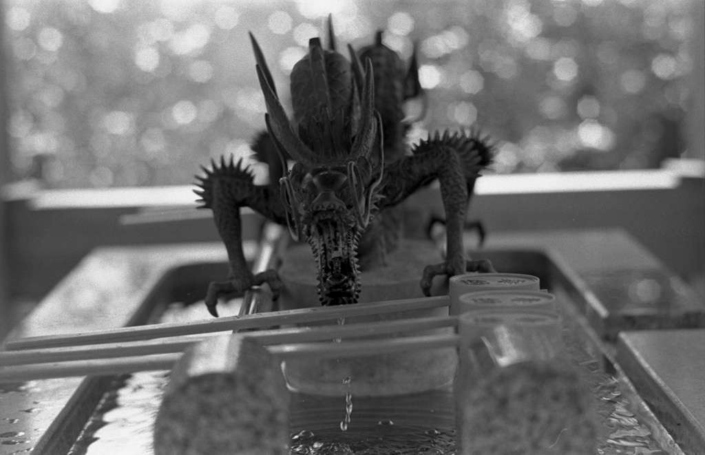 รูปปั้นสัตว์ในศาลเจ้า