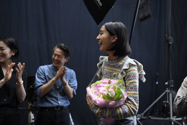 ด้วยวัยเพียง 15 ปี! Kōki ลูกสาวคนที่ 2 ของ Takuya Kimura ขึ้นปกนิตยสาร ELLE