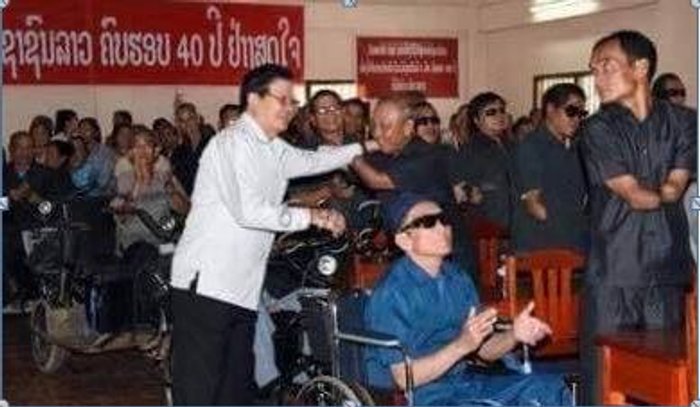 ນາຍົກລັດຖະມົນຕີ ລົງພົບປະໂອ້ລົມ ແລະ ຢ້ຽມຢາມພະນັກງານປະຕິວັດອາວຸໂສ