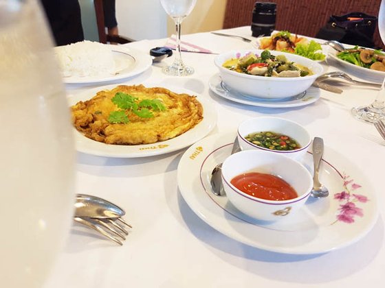 ອາຫານທຳມະດາ ແຕ່ຕາໜ້າຊວນຊິມ