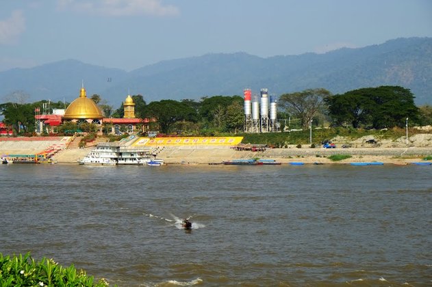 ອານາຈັກຈີນໃນດິນແດນ ແຂວງບໍ່ແກ້ວ ສປປ ລາວ ນາມ ເຊິນເຈິນລາວ