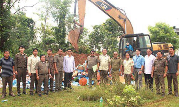 ນະຄອນຫຼວງວຽງຈັນ ທຳລາຍສິນຄ້າເກືອດຫ້າມ ມູນຄ່າ 100 ລ້ານກວ່າກີບ