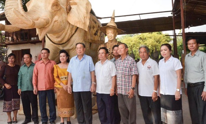 ອະດີດປະທານປະເທດ ລົງຢ້ຽມຢາມໂຄງການກໍ່ສ້າງຮູບປັ້ນຫຼໍ່ ເຈົ້າໄຊເສດຖາທິລາດ ທີ່ແຂວງອັດຕະປື