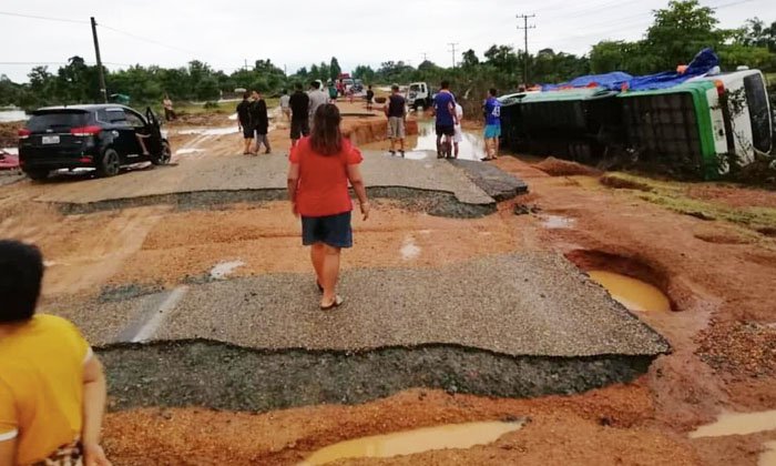 ຈຳປາສັກ ຕ້ອງການງົບ 3.7 ຕື້ກີບ ກໍ່ສ້າງ-ສ້ອມແປງເສັ້ນທາງທີ່ໄດ້ຮັບຜົນກະທົບຈາກໄພນໍ້າຖ້ວມ
