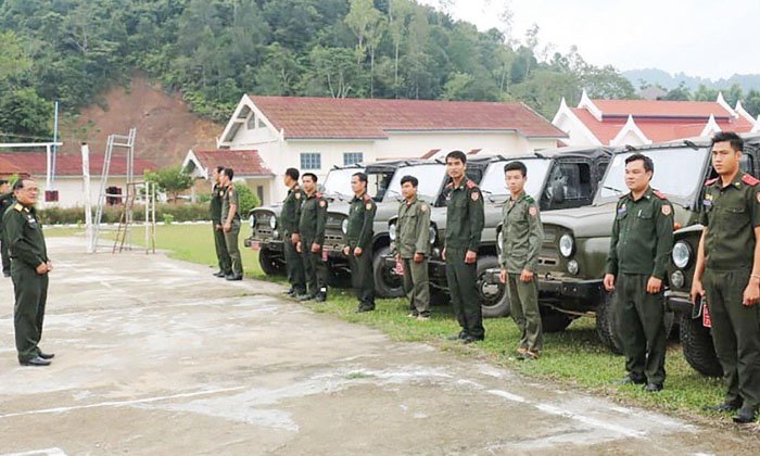 ກອງຮ້ອຍທະຫານຊາຍແດນ ແຂວງຫົວພັນ ໄດ້ຮັບລົດ UAZ ຈຳນວນ 7 ຄັນ