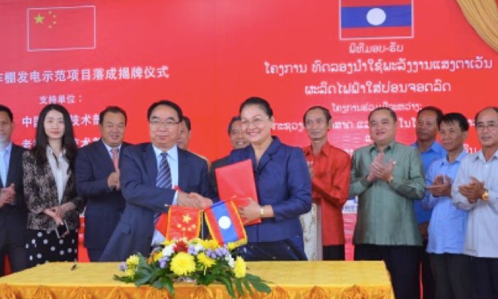 ກະຊວງວິທະຍາສາດ ຮັບມອບໂຄງການນໍາໃຊ້ພະລັງງານແສງຕາເວັນ ຜະລິດໄຟຟ້າໃສ່ບ່ອນຈອດລົດ